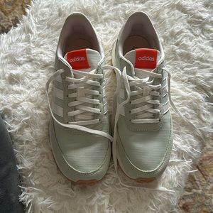 Adidas women’s running shoe size 8.5
